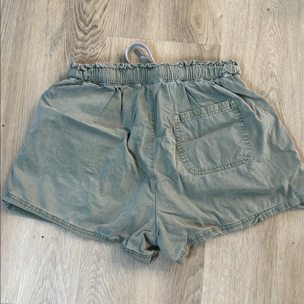 AERIE high waisted tie waist utility style shorts size medium olive green cotton - Picture 4 of 5